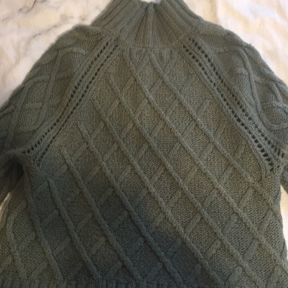sweater - Picture 2 of 3